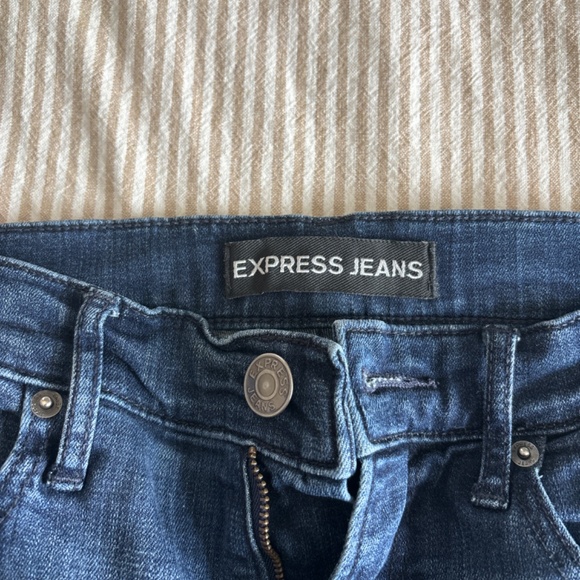 Express High Rise Distressed Skinny Leg Jegging - Picture 3 of 5